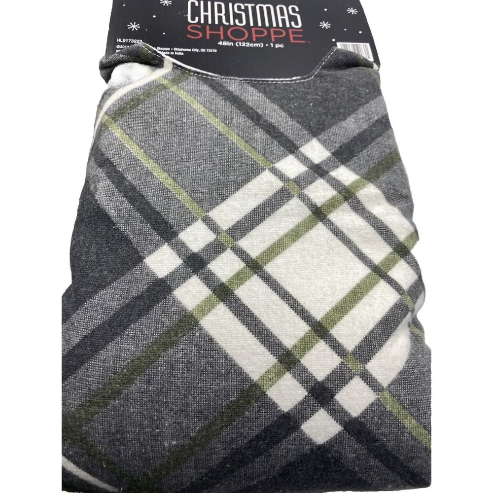 Hobby Lobby Gray White Green Plaid Lined Christmas Tree Skirt 48 Inch Tie Close